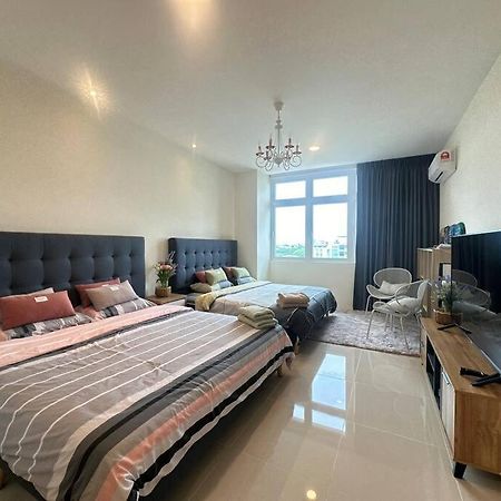 Apartament Holiday Familie - Riverine Kuching Zewnętrze zdjęcie